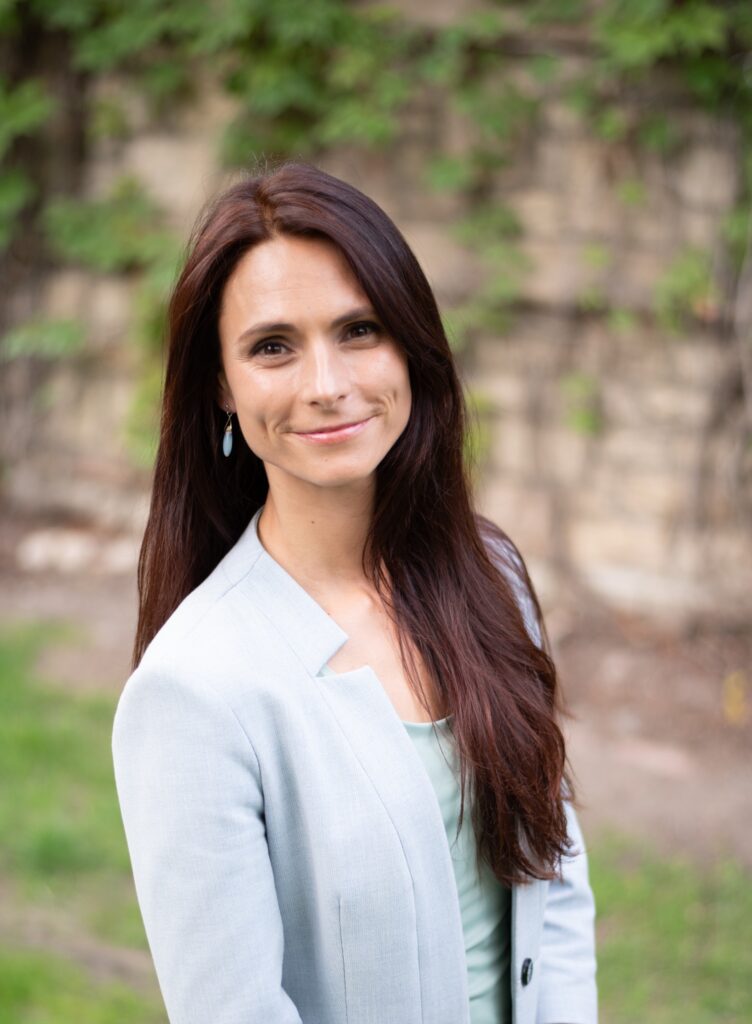 Alexandra Froese, Registered Psychologist, counselling, psychological assessment, and clinical supervision in Saskatoon Counselling and therapy for grief, trauma, anxiety, life changes, personal growth, relationship difficulties, health issues, psychedelic integration and preparation in Saskatoon